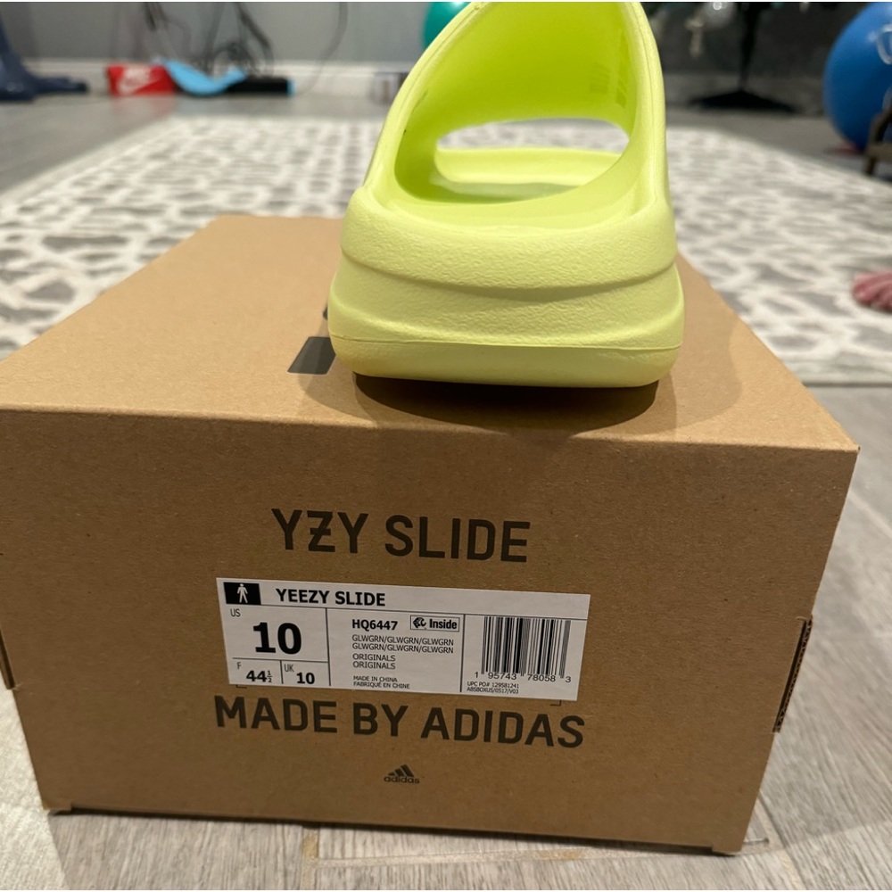 Brand new authentic never worn Yeezy Slides! Size 10